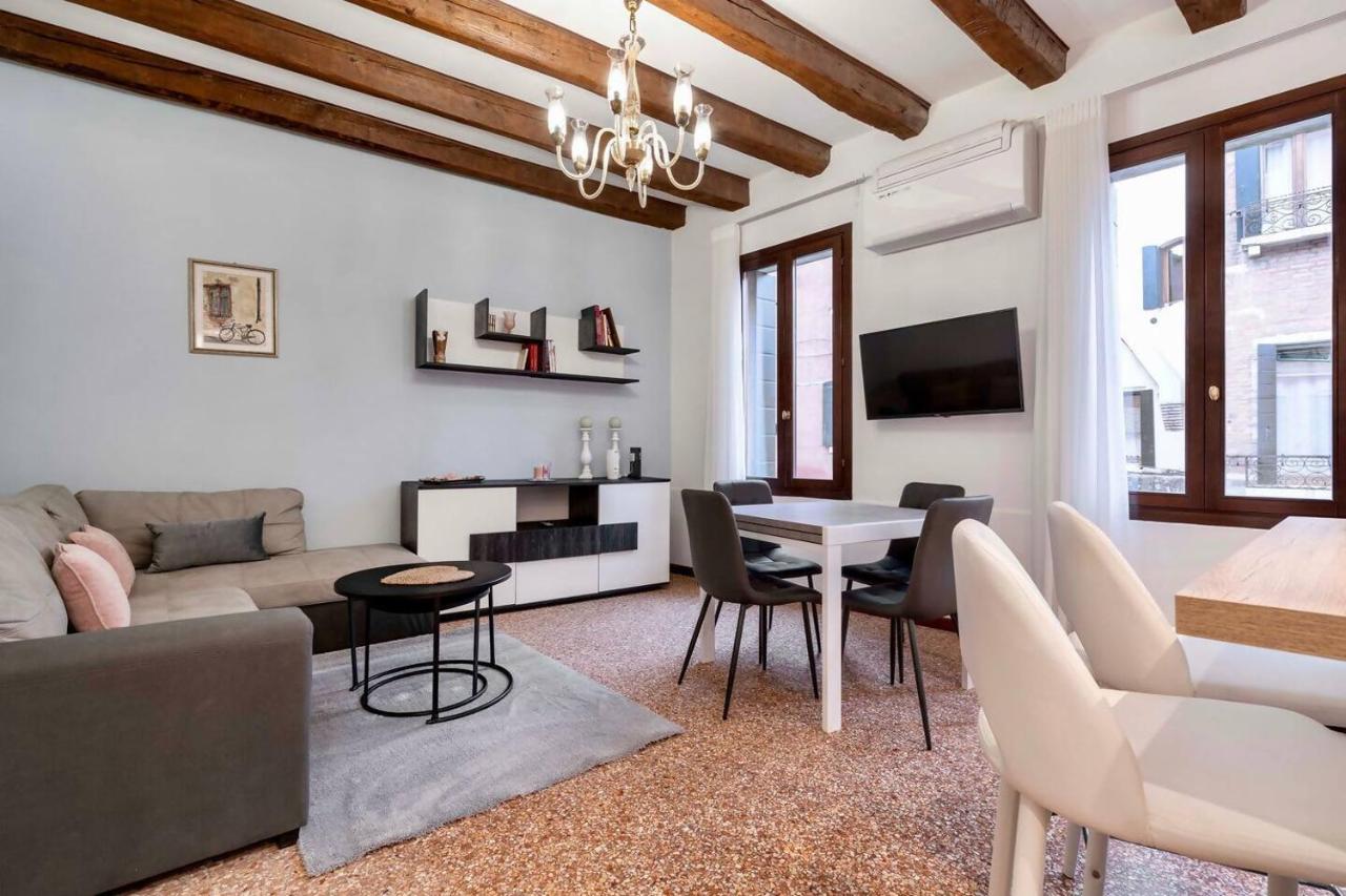 Pozzo d’ oro apartament 2 canal view primo piano - 3