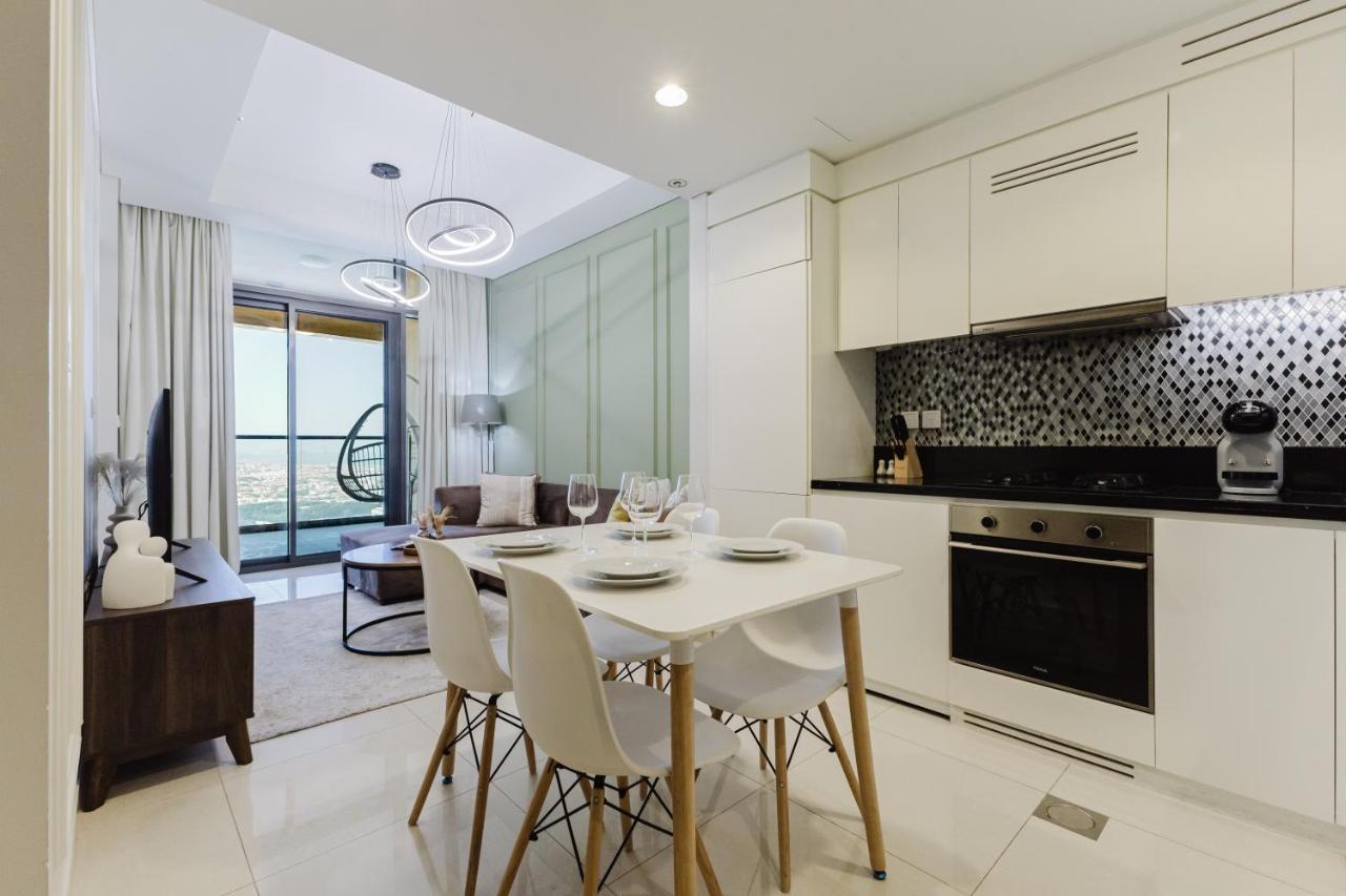 Spacious 2BR with Maid Room High Floor and Work Desk - 4