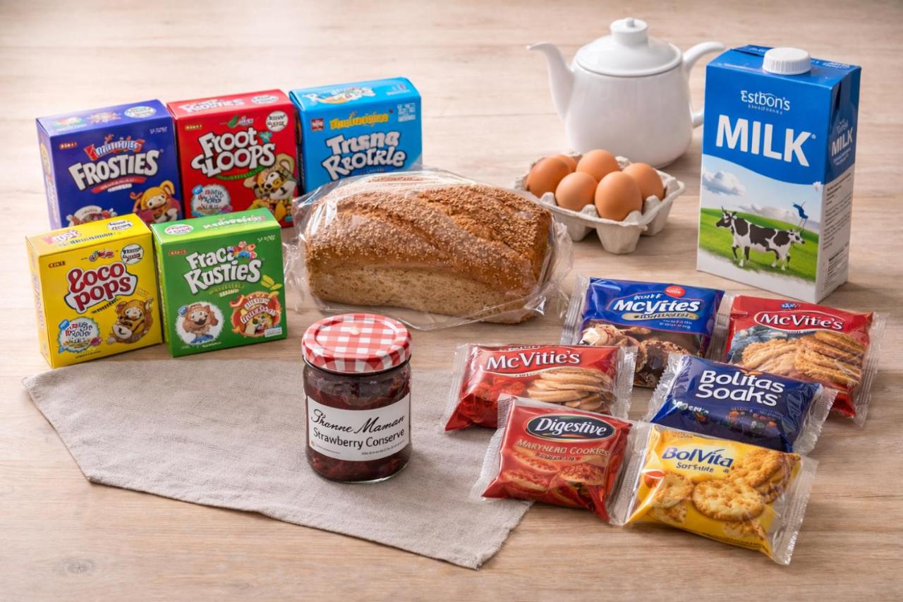 MIRANDO PLACE #7---BEACH CLUB ACCESS, ,POOL, HOTTUB, GYM,3 Lounges, APARTMENT #7, Airport 10 minutes - 5