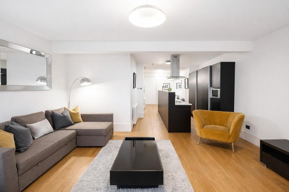 VI&CO - Chic Urban Oasis - Spacious 1BR Flat in Soho, 1st Floor - 4