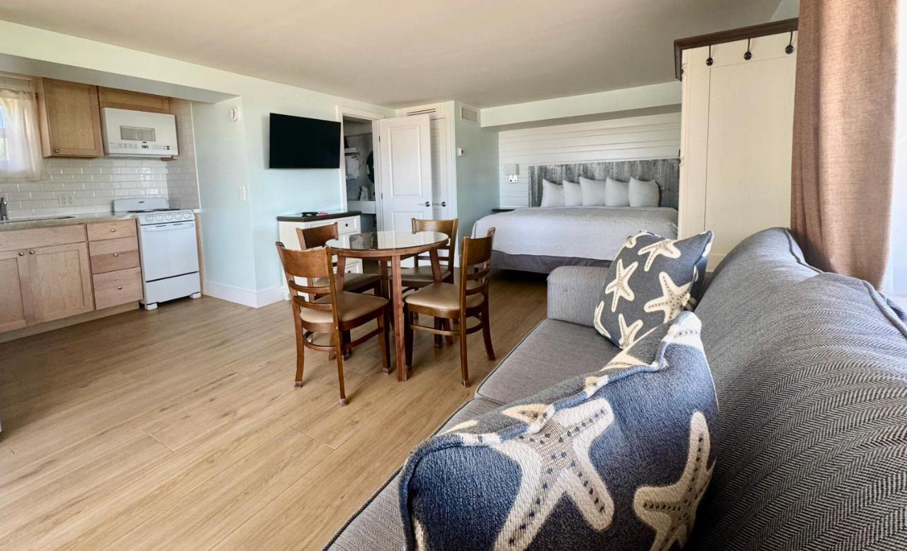 Ragged Edge Resort & Marina — photo 9