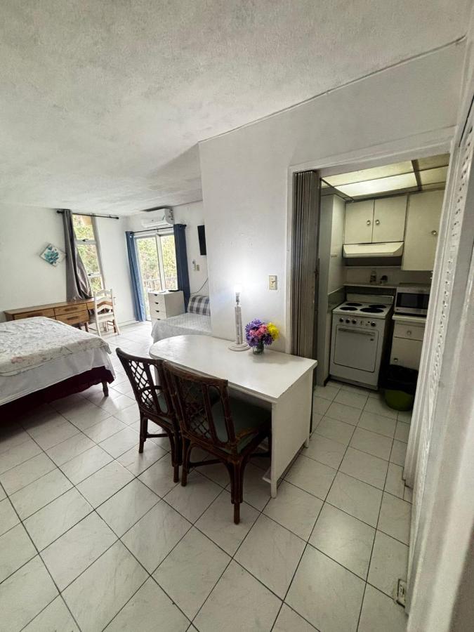 Hidden Retreat Studio at Montego Bay Club - 2