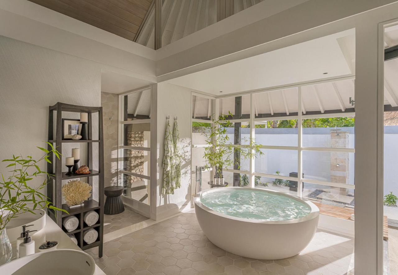 Four Seasons Resort Maldives at Kuda Huraa - 3