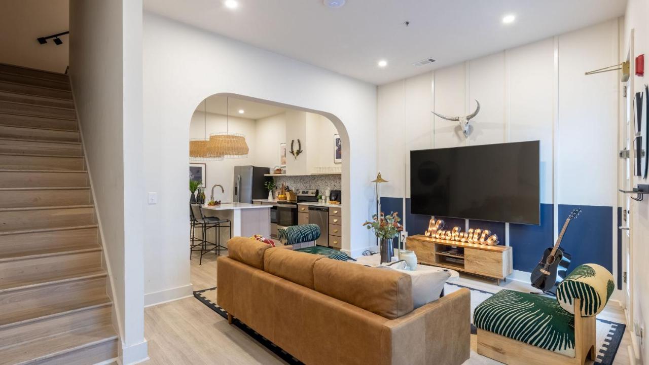 Outrider Buyout - 2 Units Steps to the Action - 5