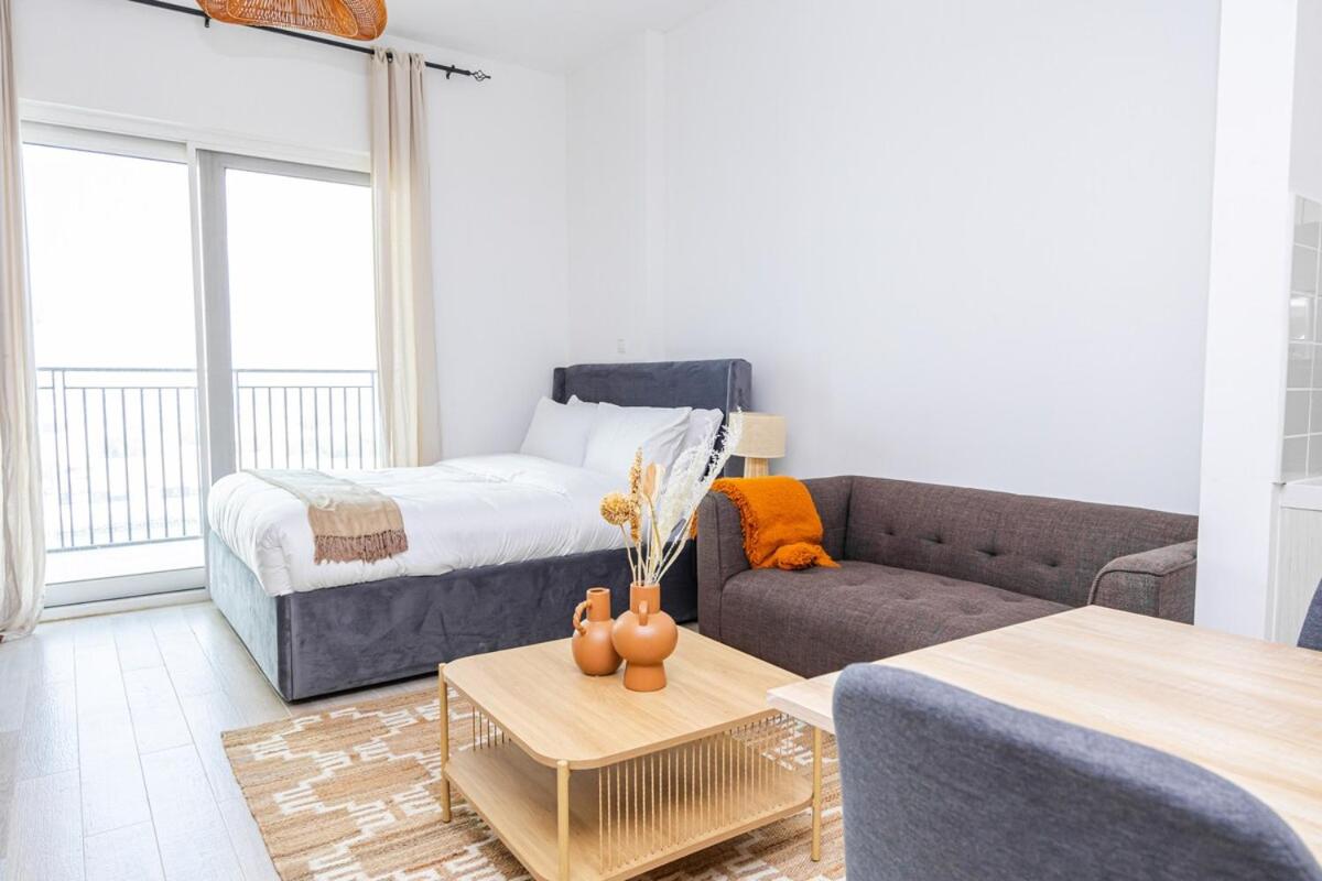 Bloomfields Stu Waterfront Studio Yas - 2