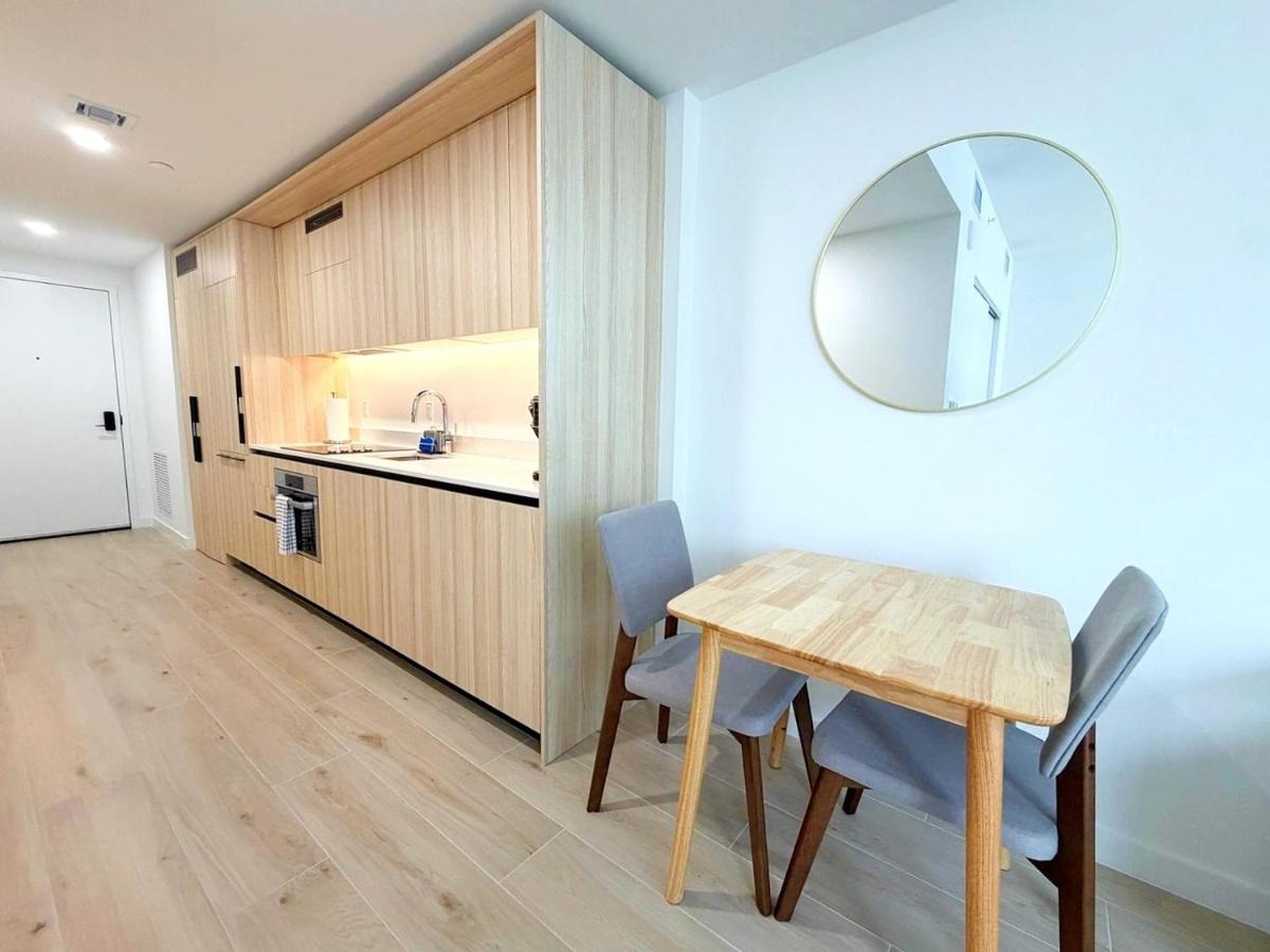 Modern Studio in Prime Area & Free Parking - 2