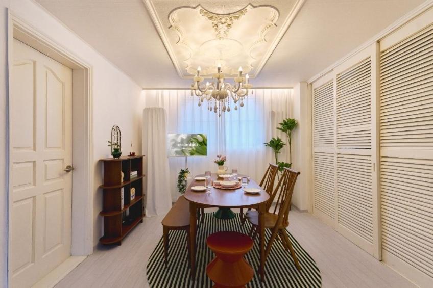 Cozy Stay near Hongdae & Yeonnam, 10min to Subway