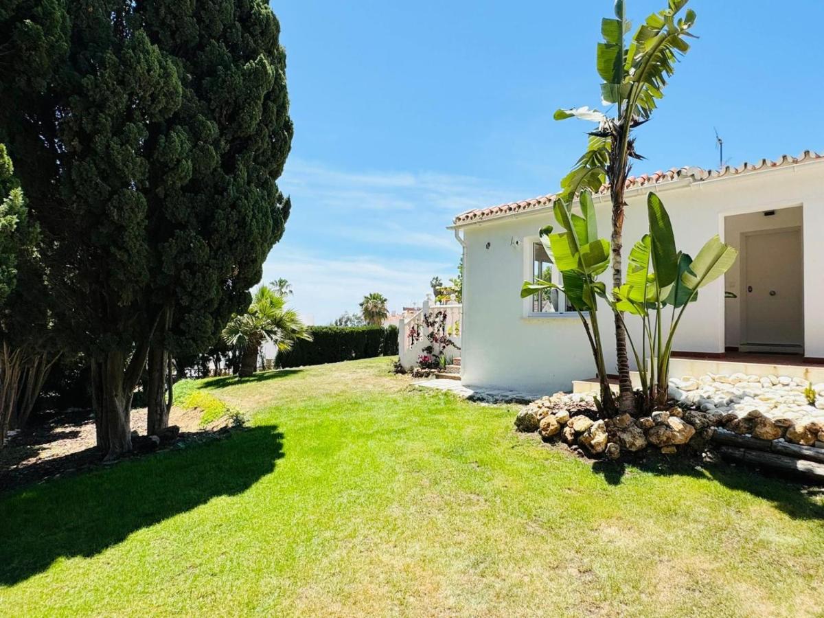 Sea view beachfront villa with pool - 3