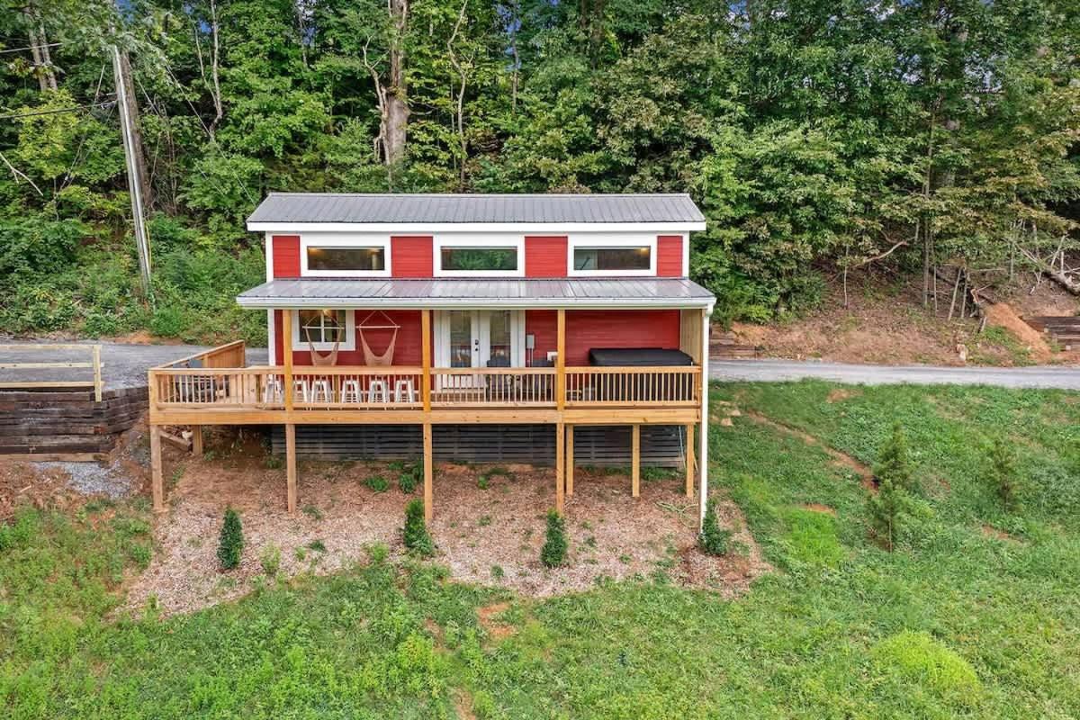 Image: The Red Roost Cabin