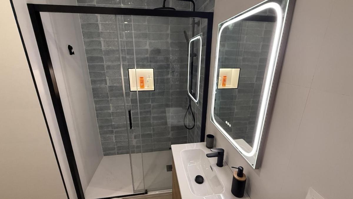 Modern Loft, 10 min Walk to Malaga Old Town - 3