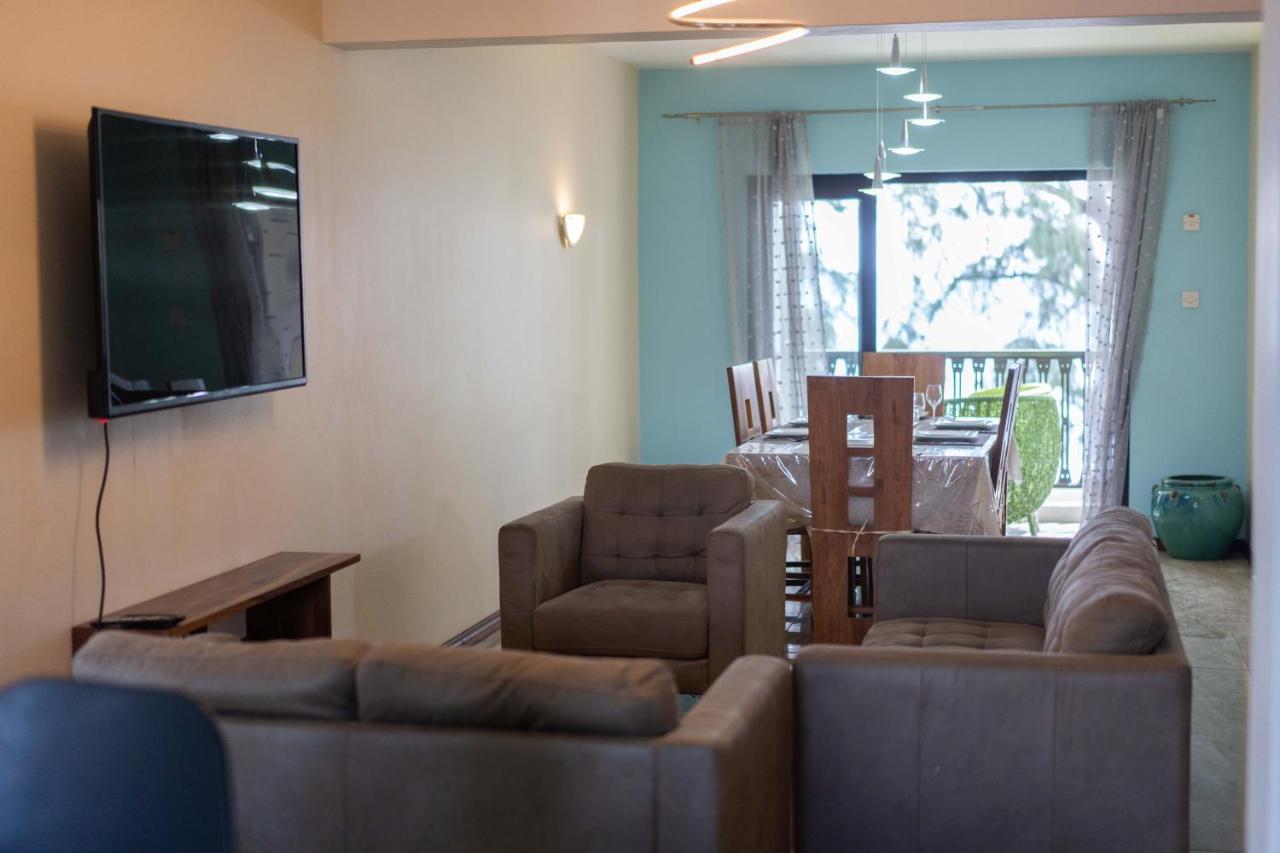 Beach Access Apartment with Sea View and Garden - 5