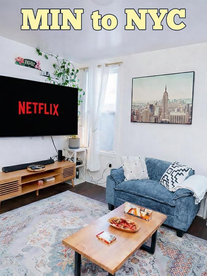 Stylish and Bright Stay with Free Parking 15 Min to NYC