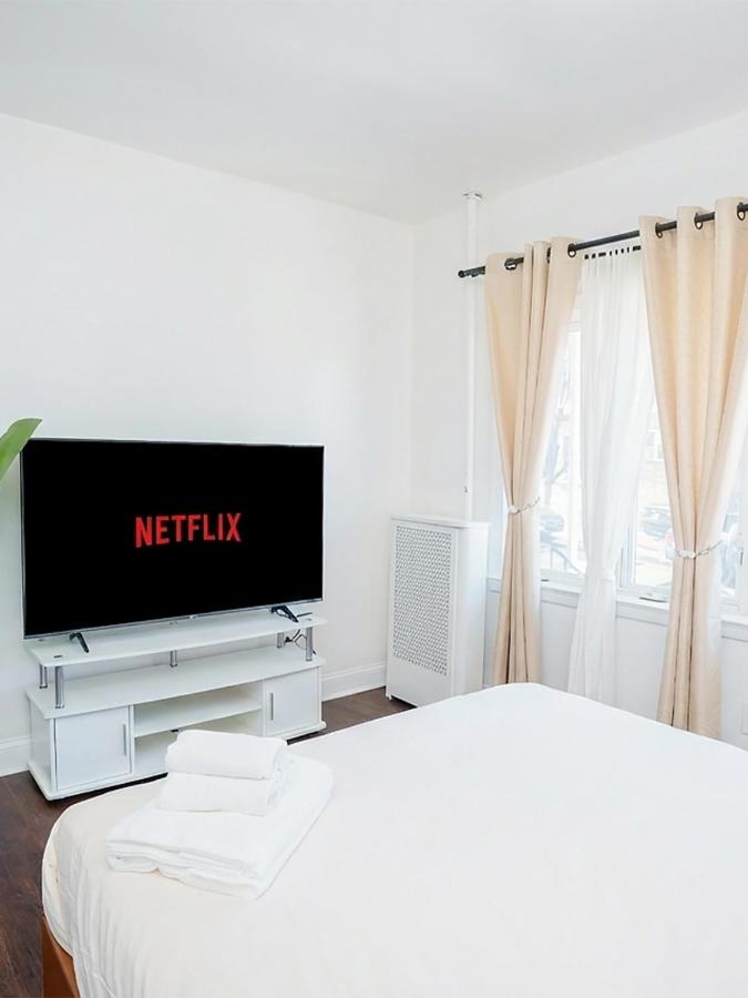 Stylish and Bright Stay with Free Parking 15 Min to NYC - 5