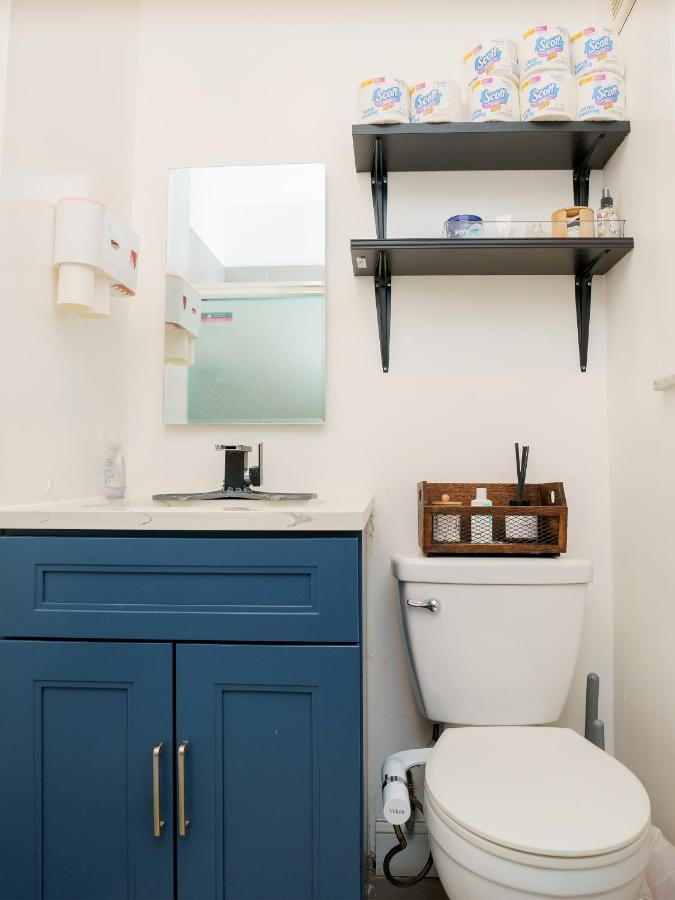 Stylish and Bright Stay with Free Parking 15 Min to NYC - 3