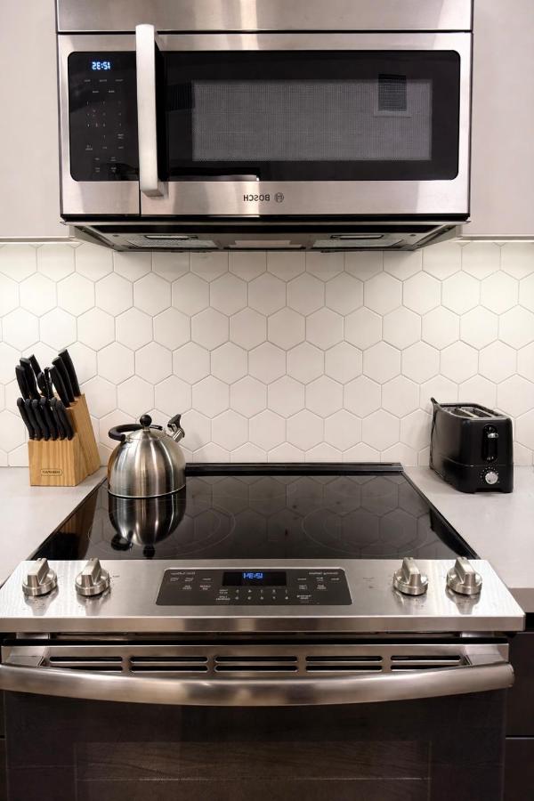 Luxury Hollywood Blvd Studio With Parking - 4