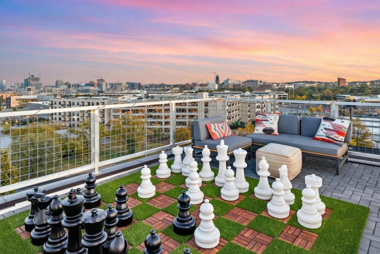 Luxury Retreat - Double Rooftop Deck & Game Room - 2