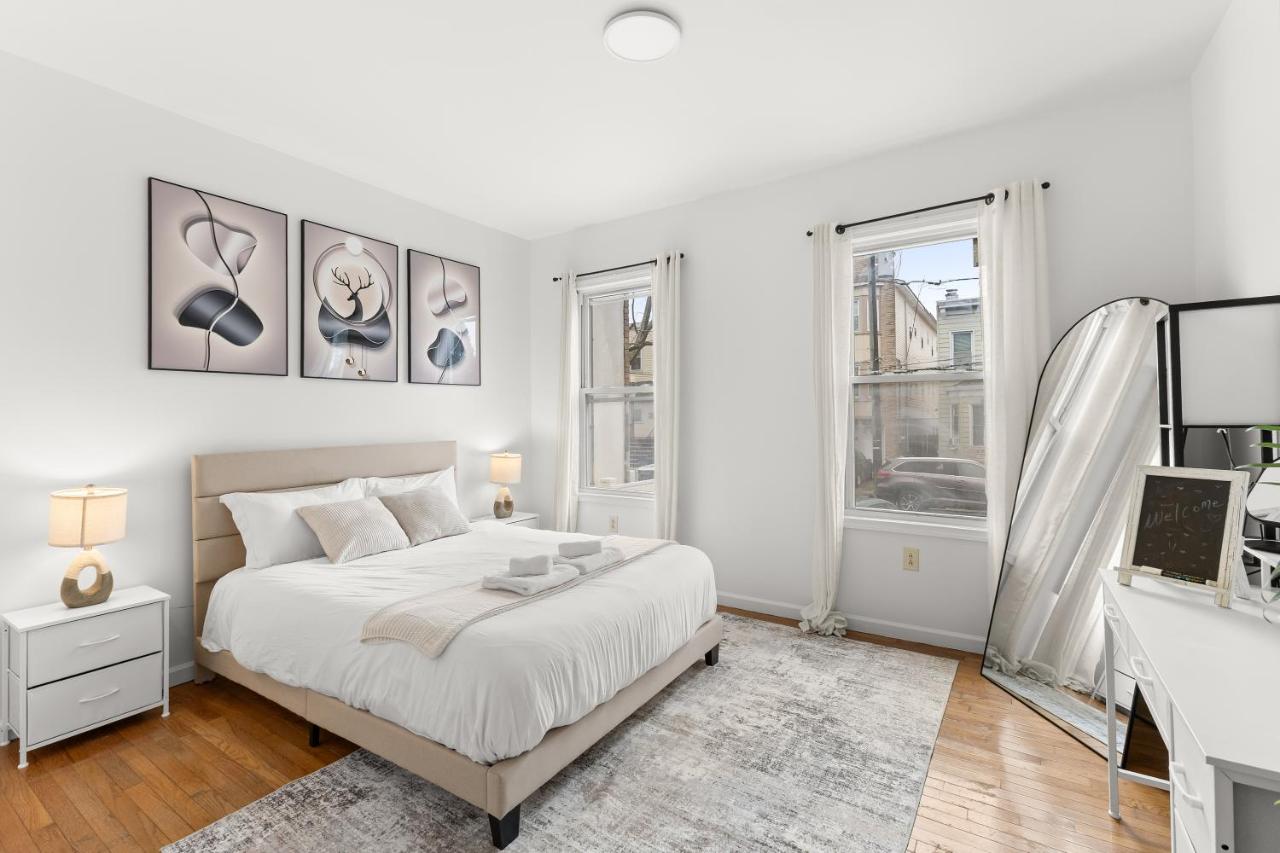 Entire Dream Home near NYC-FREE Parking & backyard!