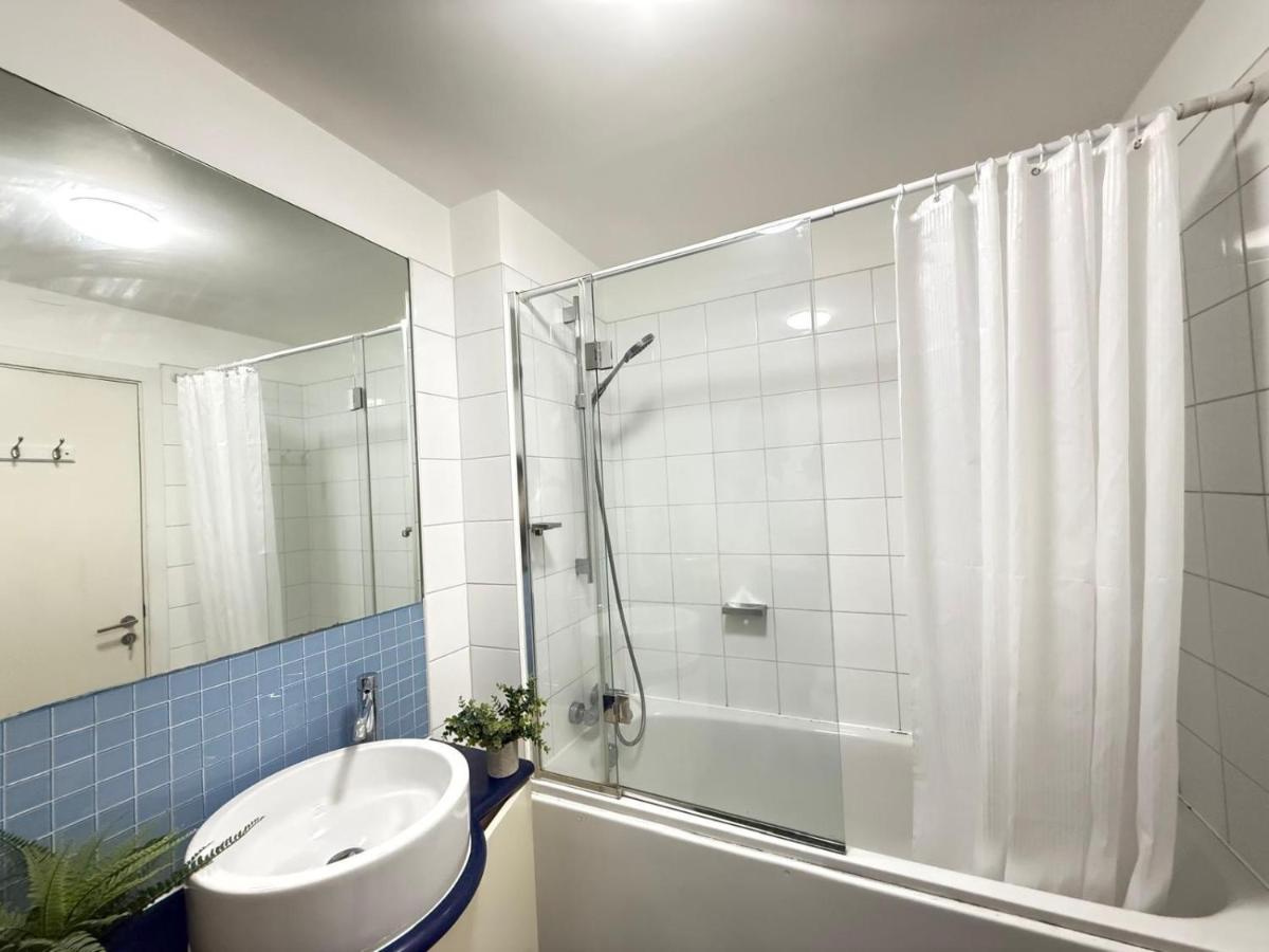 2 Bedroom Flat near King's Cross Station - Central London Stay - 3