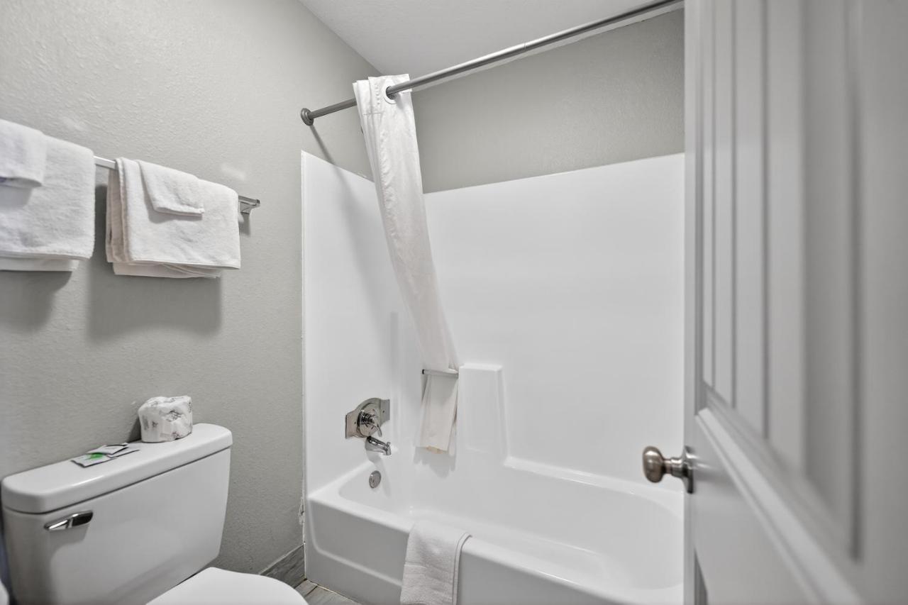 Economy Inn — photo 8