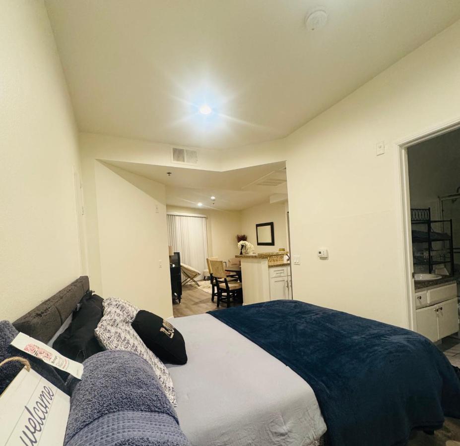 Lacma Amazing Studio Apartment - 4