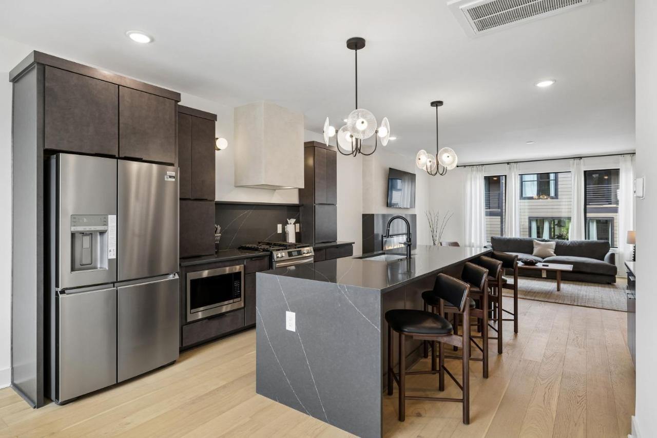 Trendy Townhouse Rooftop Hot Tub & Fireplace - 2