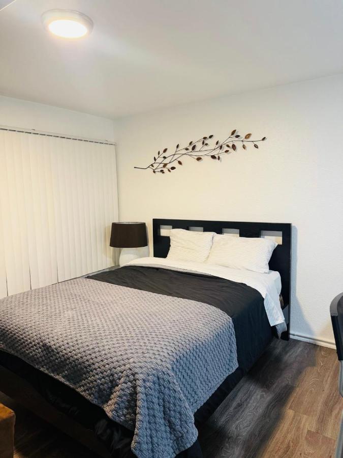 Larchmont studio apartment - 4