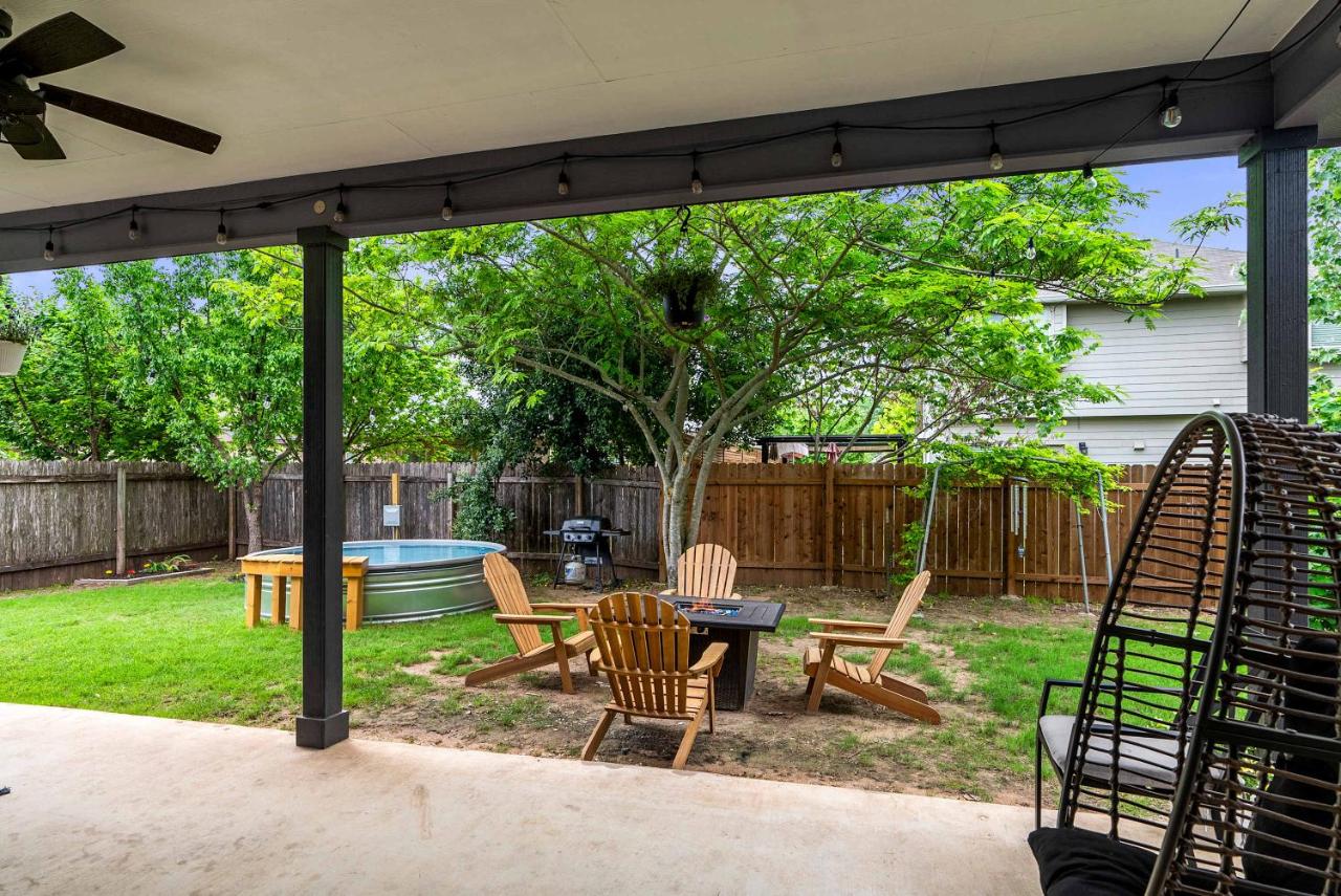 Botanist Retreat Pet-Friendly Austin Home Yard - 3