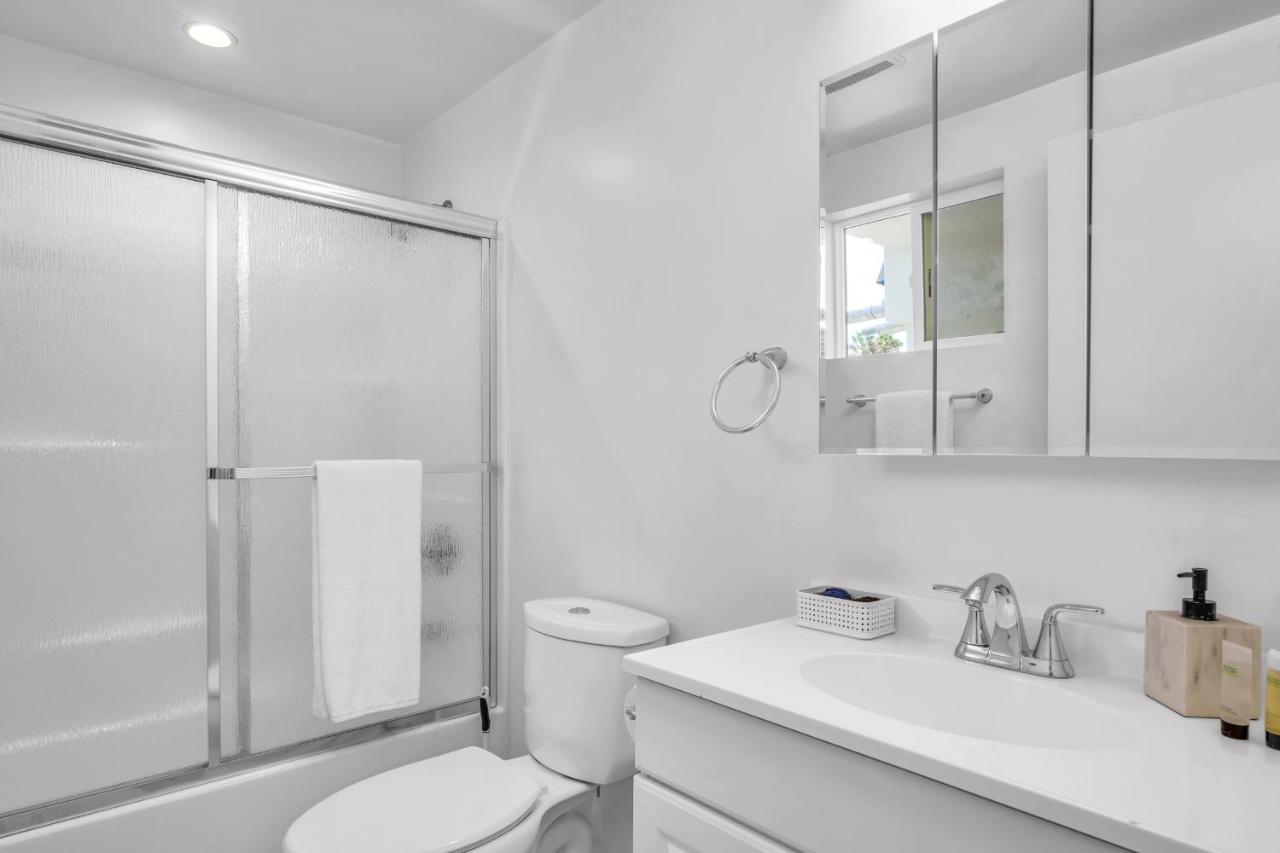 Modern Chic Loft In Hollywood-Koreatown With Parking - 3