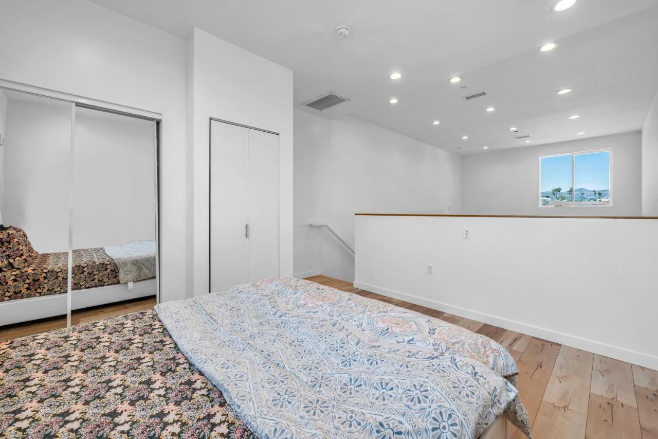 Modern Chic Loft In Hollywood-Koreatown With Parking - 2