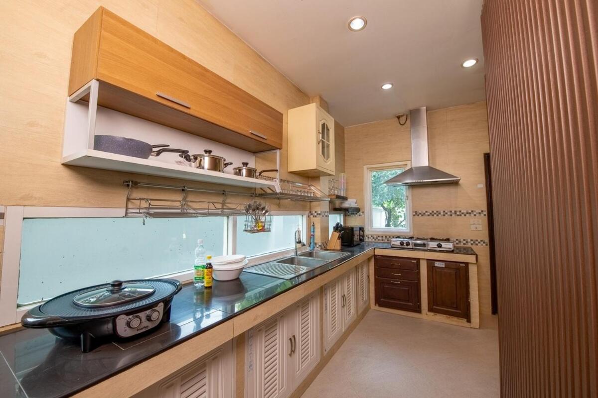 Garage House Bangkok-Car Theme Stay 8Bed 6Room - 2