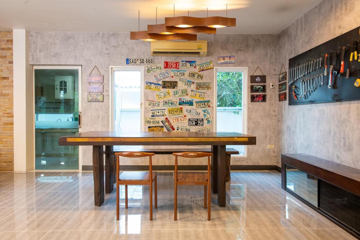 Garage House Bangkok-Car Theme Stay 8Bed 6Room - 4