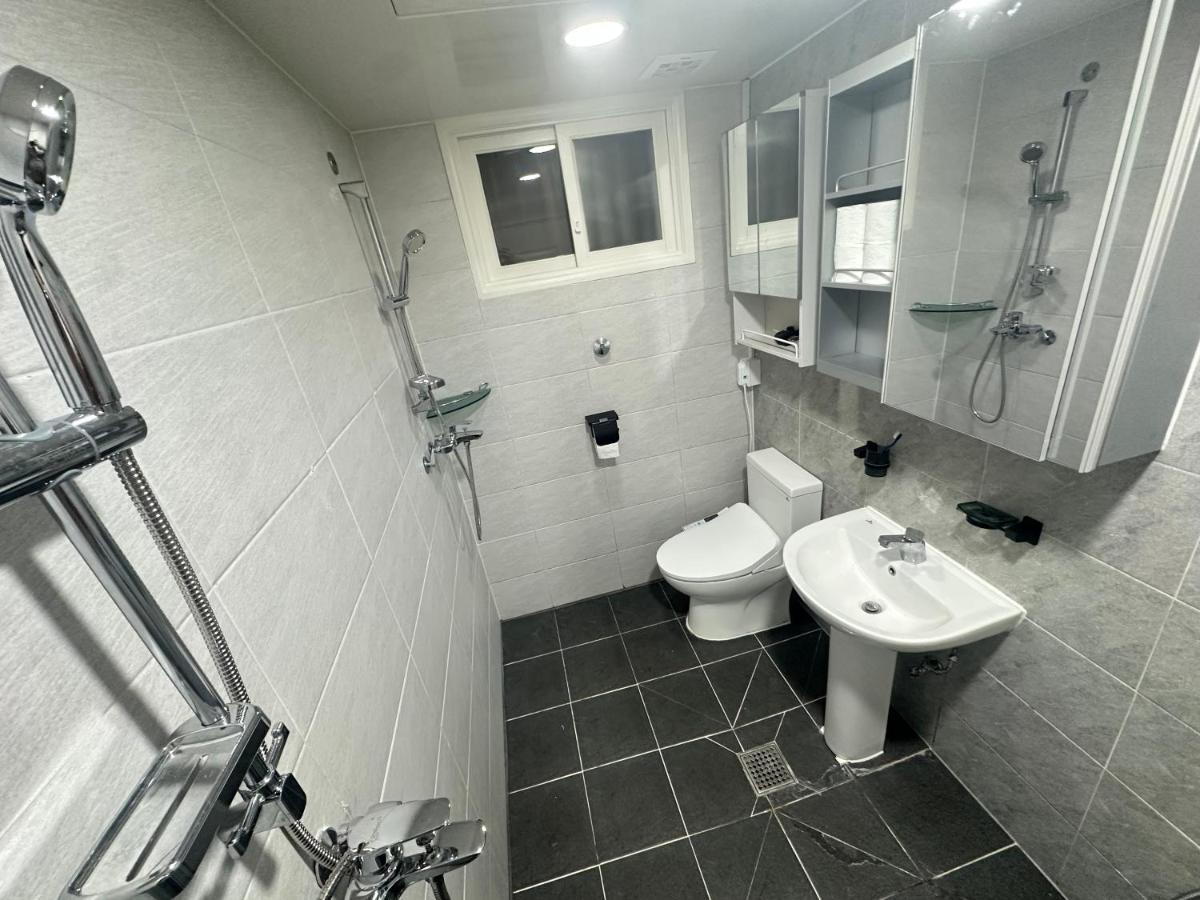 Ewha Central Seoul House - 5