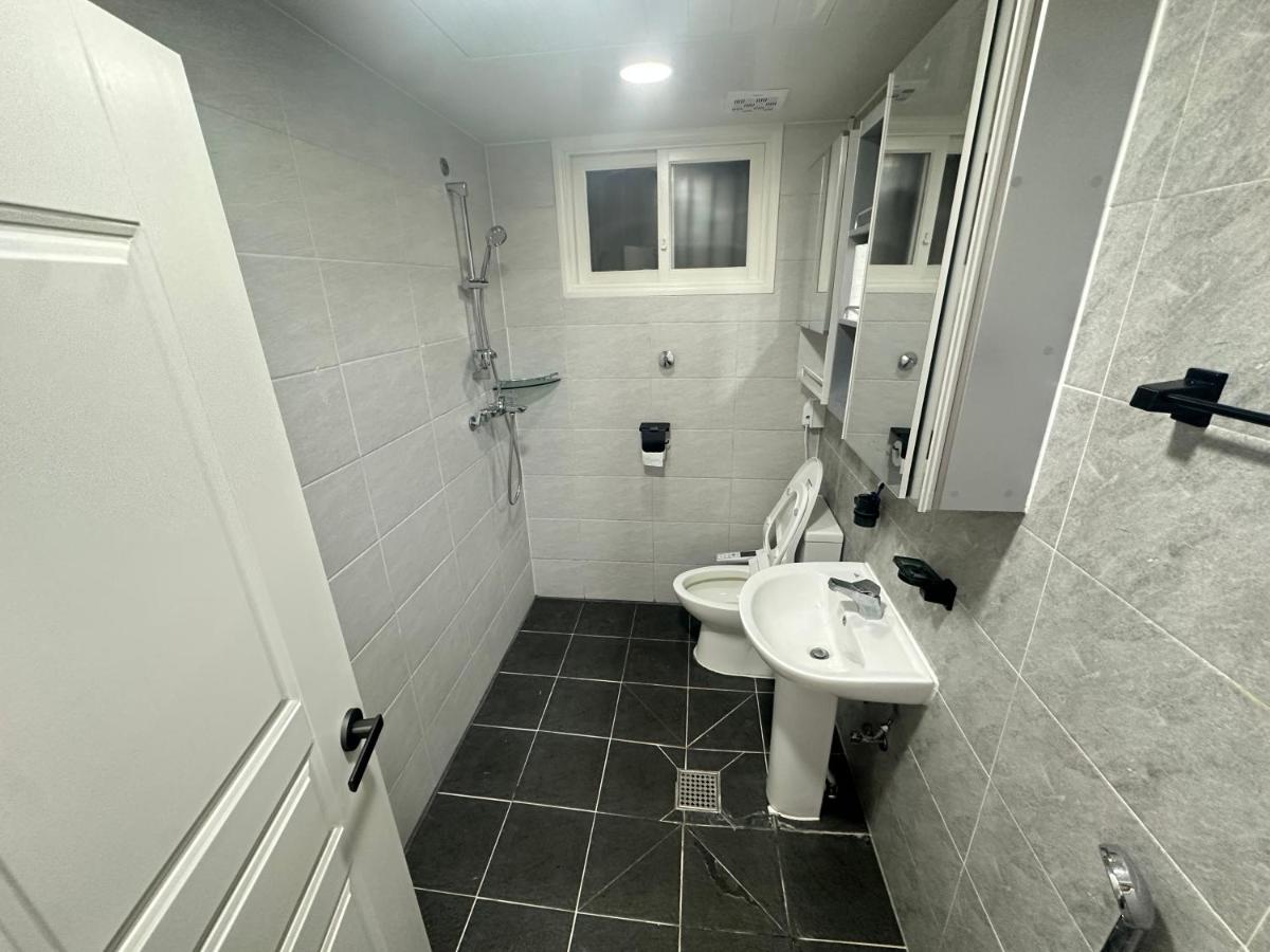 Ewha Central Seoul House - 4