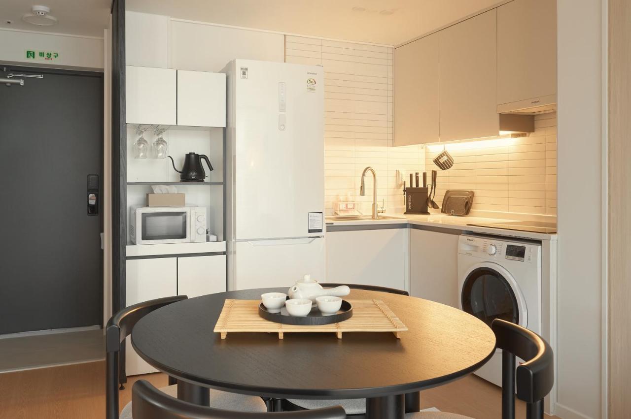 Cheonho Station , Stay daon - 2