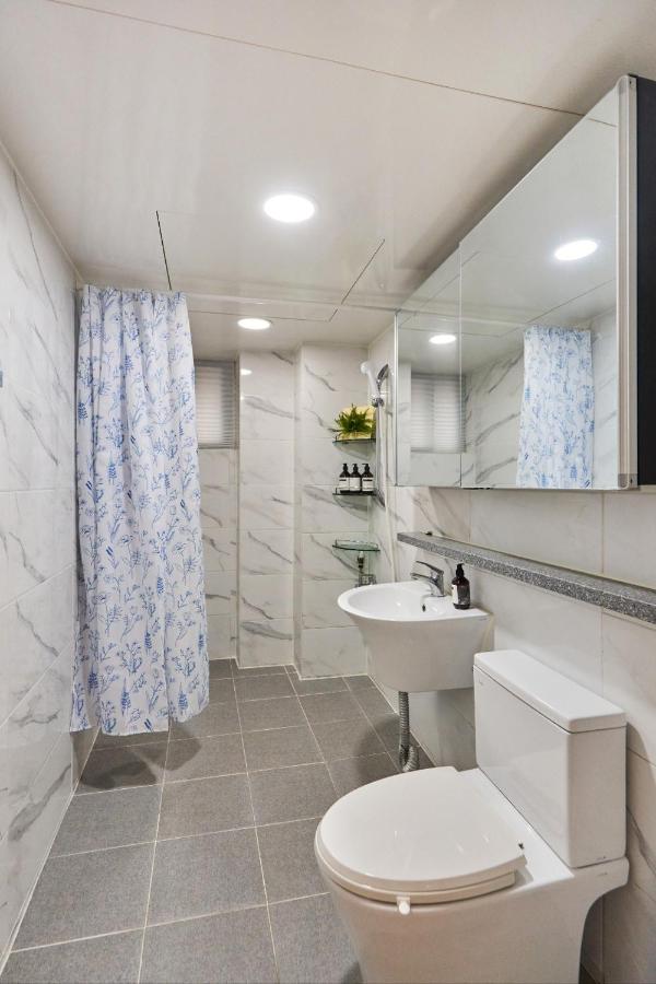 Cozy Stay near Hongdae & Yeonnam, 10min to Subway - 3