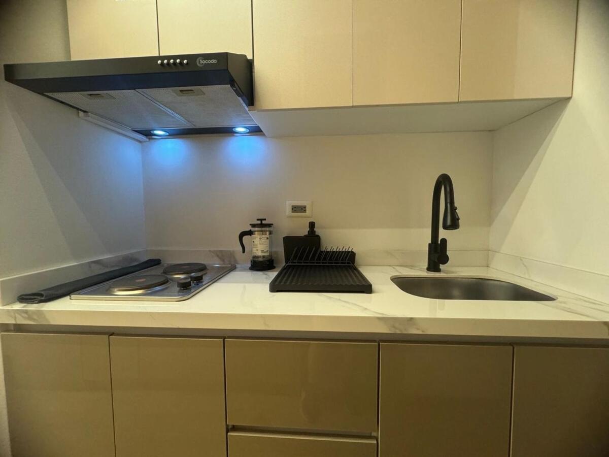 Estupendo aparta estudio parque 93, Coworking 406 - 4