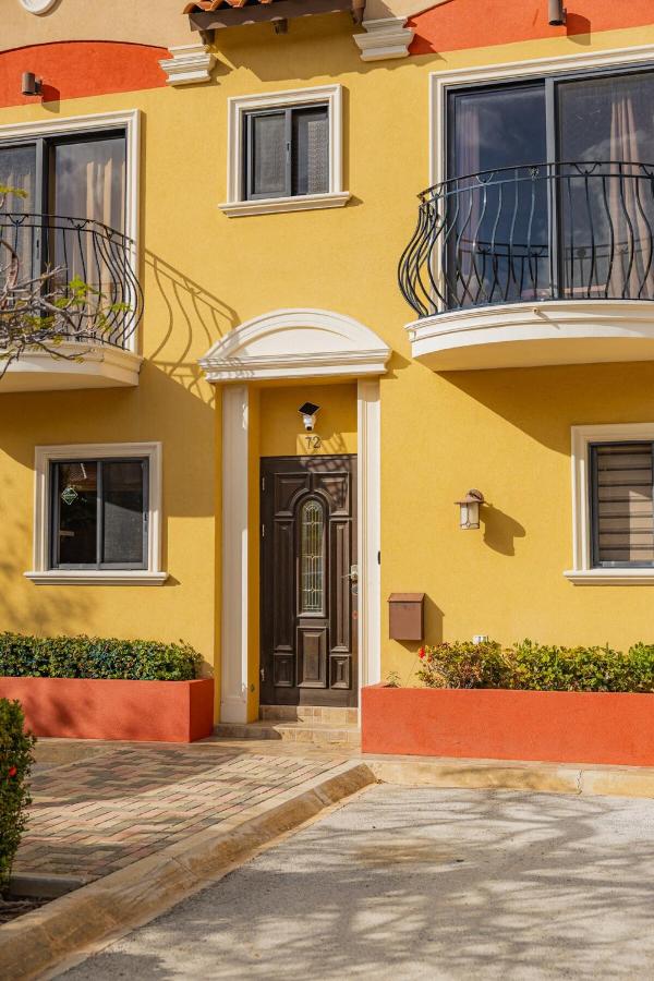 10 Minutes drive to Eagle Beach - 3