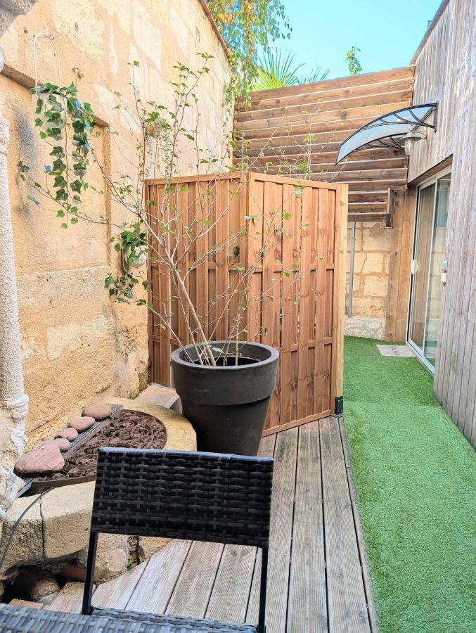 Grand studio avec terrasse au jardin public