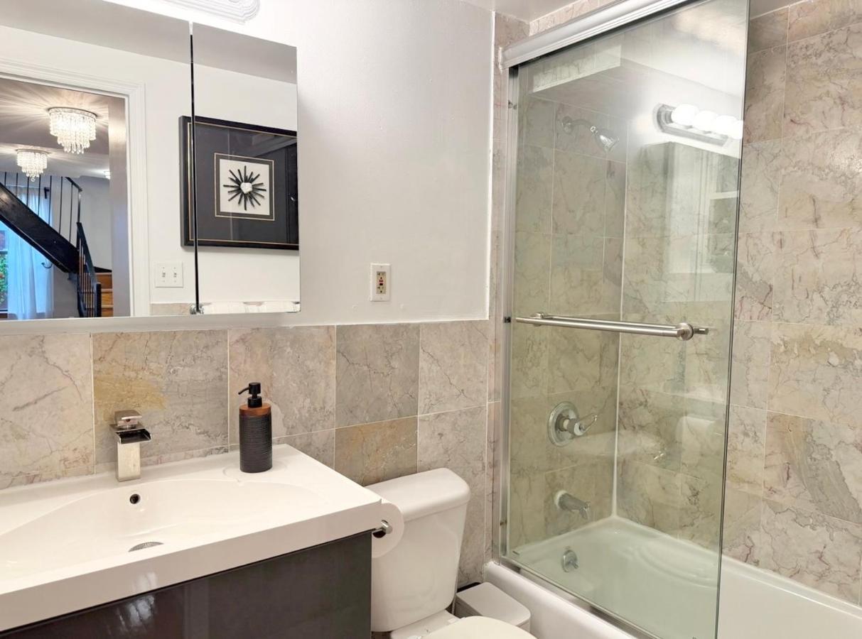 Gorgeous 2 Bedroom 2 baths NYC Oasis - 3