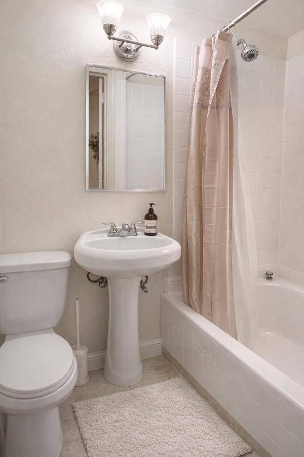 Charming Historic Studio in Mid-Wilshire Los Angeles near Koreatown - 3