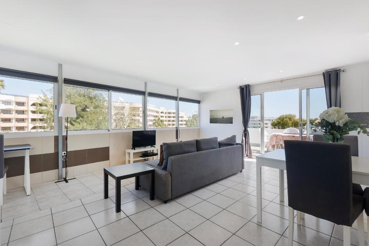 Let the sun come in - walking to the beach by Algarve Dream Holidays - 5