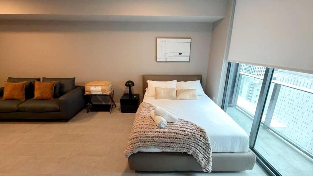 Modern Downtown Studio Near Bayfront Park - 4