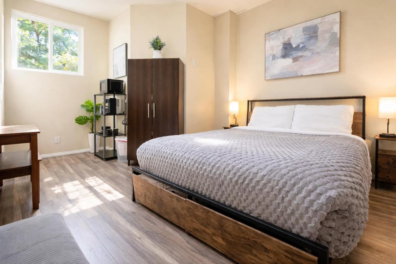 Studio 1 - Comfortable Guest Studio by Cedars-Sinai, Beverly Center and Beverly Hills