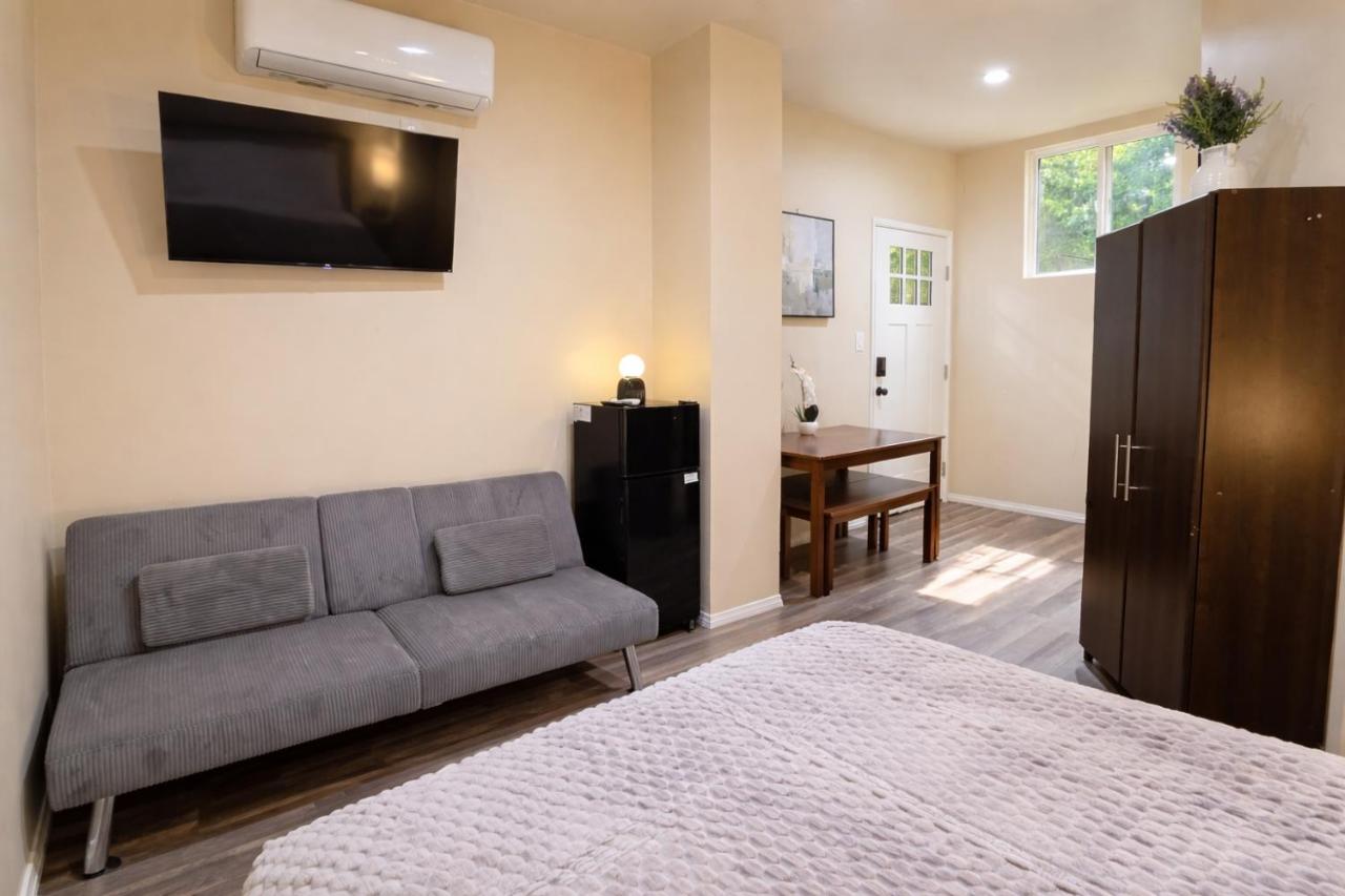 Studio 1 - Comfortable Guest Studio by Cedars-Sinai, Beverly Center and Beverly Hills - 3