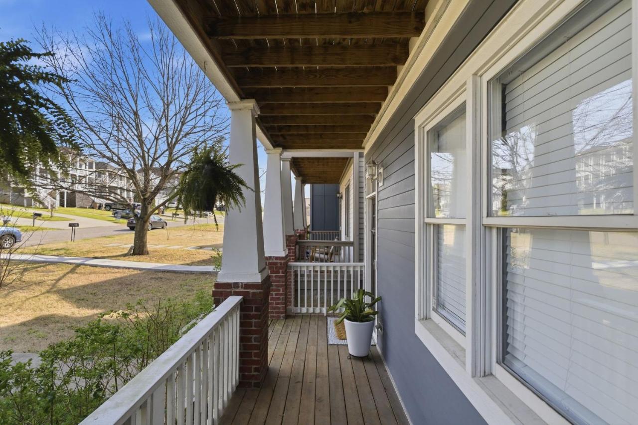 NEW 7 mins to Broadway Sleeps 8 - 4