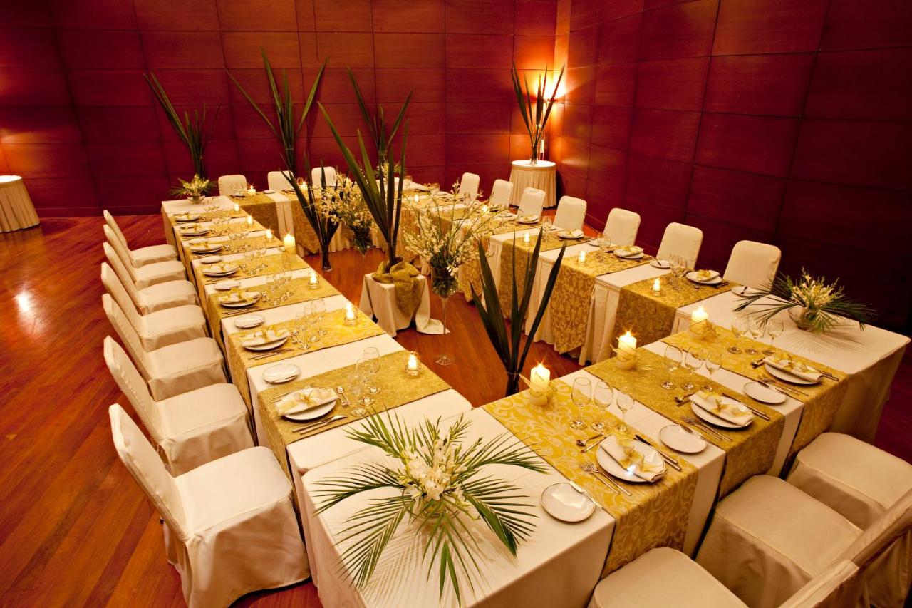 Suites Camino Real photo