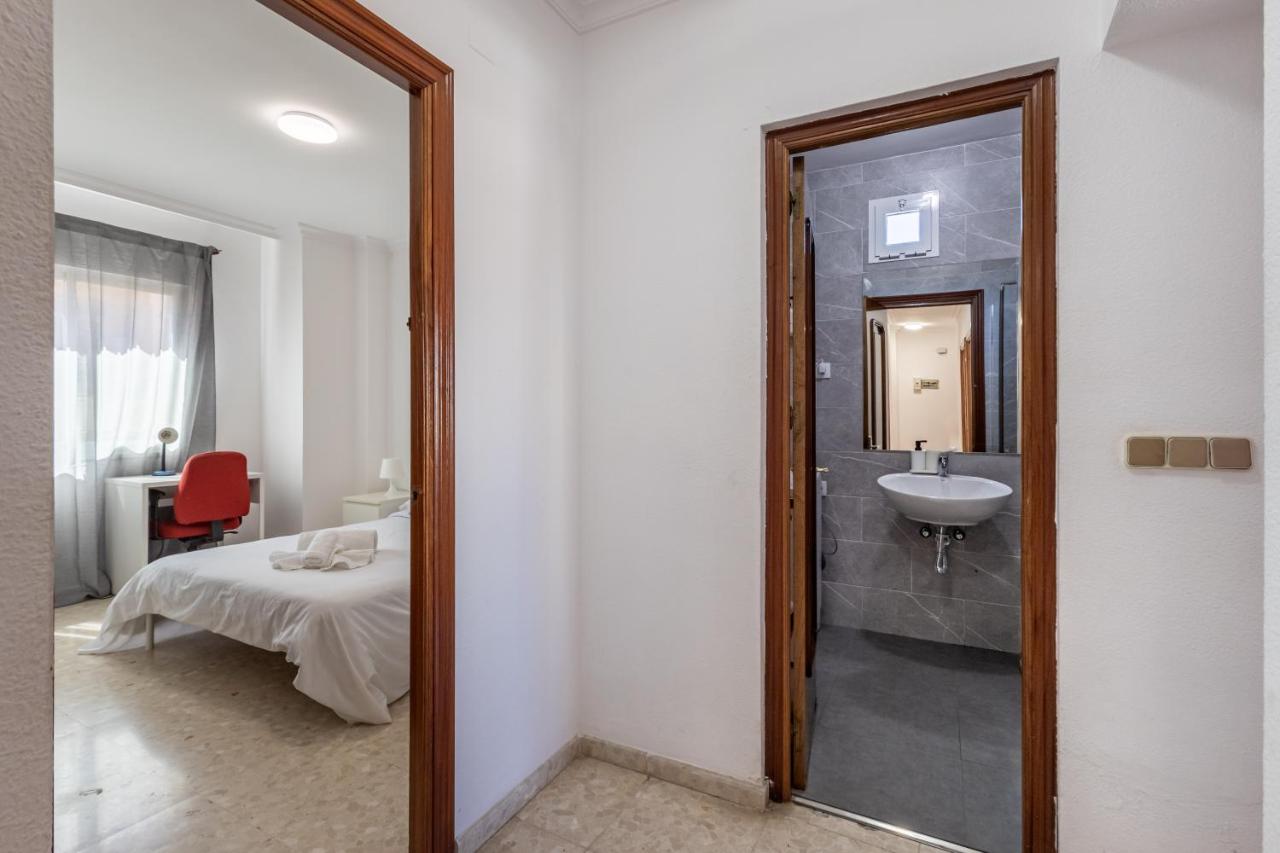 AA Guest - Guadalmedina Eco Apartment in Malaga Center - 3