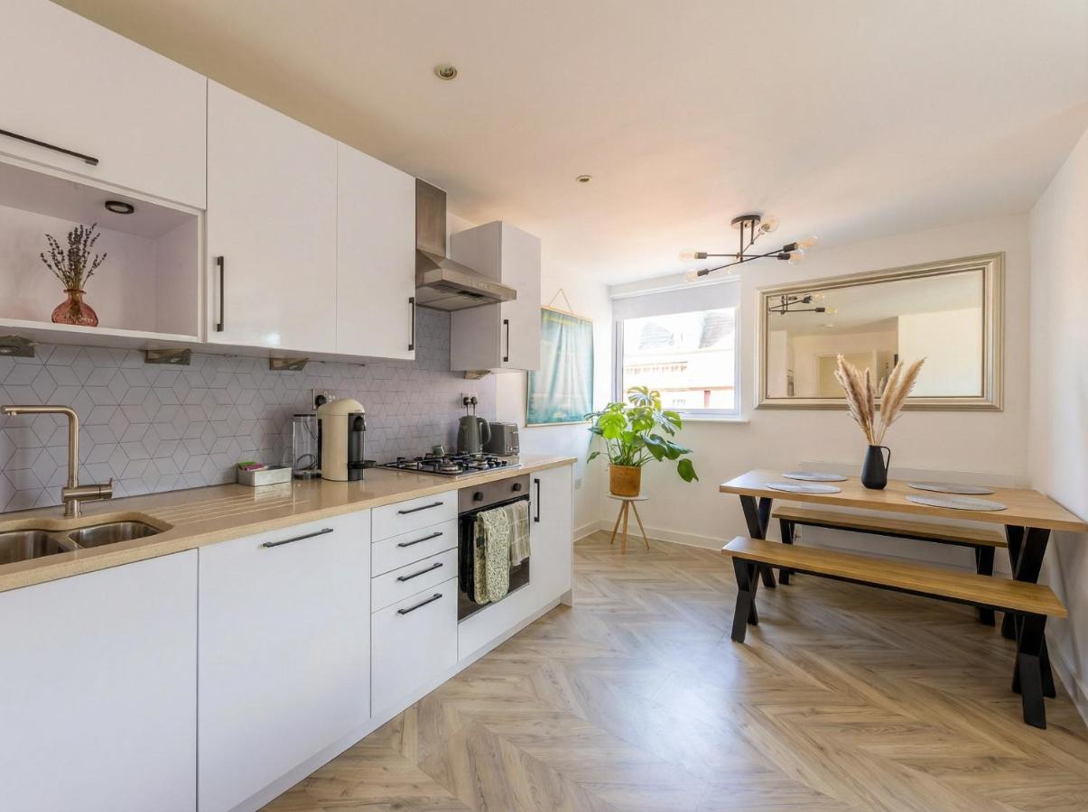 2 Bed Shoreditch Skyline Modern Flat By Station - 4