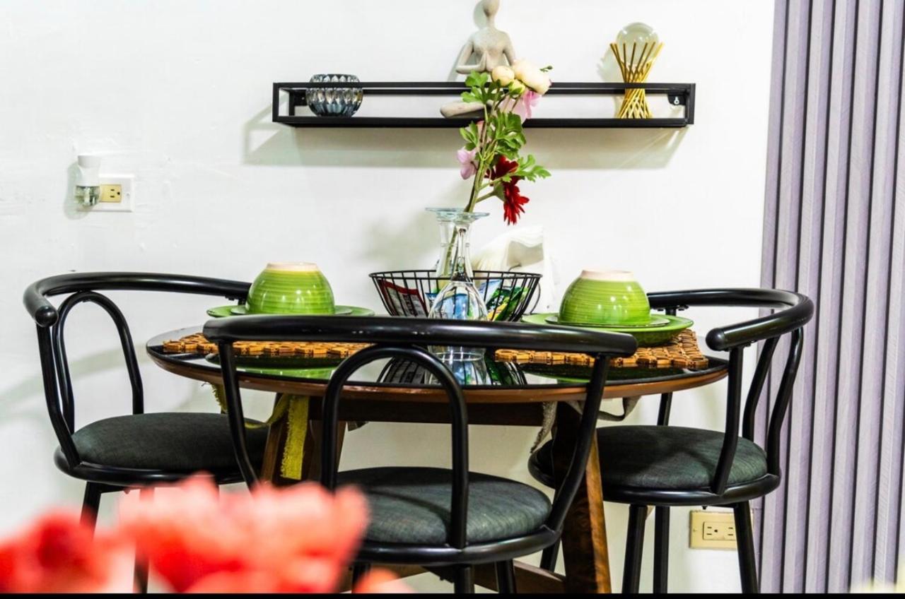 Urban 1BR Apt with elevator and pool - 4