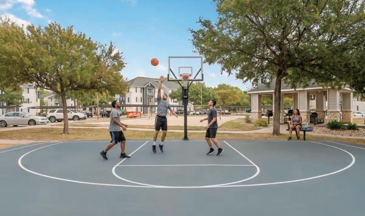 Comfort stay close to UT,DT, Lady Bird Lake